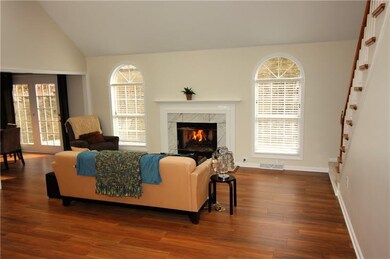 Open family room, tall vaulted ceilings