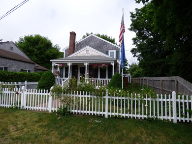 7 Goode St, Oak Bluffs, MA 02557 - photo 2