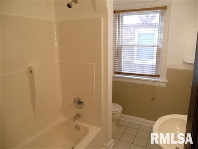 1943 N Perry St, Davenport, IA 52803 - photo 3