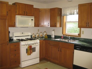 large eat in kitchen