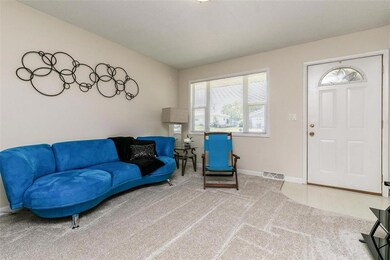 2325 Lori Dr SW, Cedar Rapids, IA 52404 - photo 4