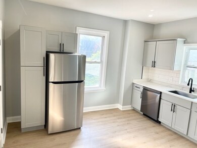 38 Oneida St unit 2, Lynn, MA 01902 - photo 2
