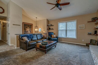 005-337387-338 Elm St 005_8553033