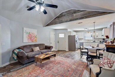 07-330 Swan Dr