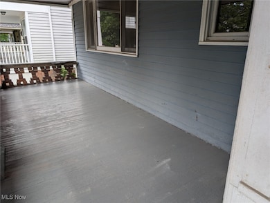 Front Porch to the 1st Floor Unit