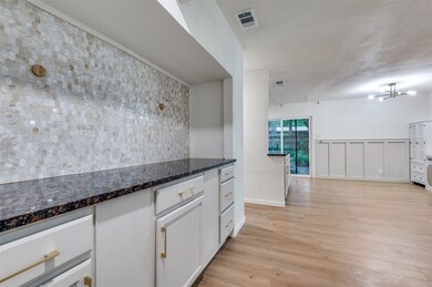 28 Regents Park, Bedford, TX 76022 - photo 2