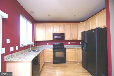 8014 Pennington Dr, Laurel, MD 20724 - photo 6