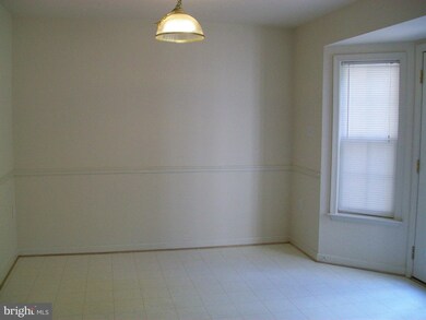 402 Hupps Hill Ct, Strasburg, VA 22657 - photo 5