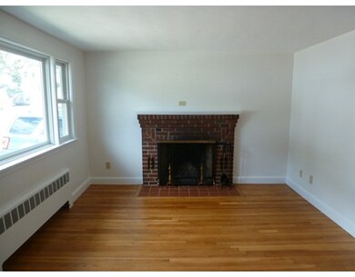 35 Oakmere St, West Roxbury, MA 02132 - photo 4