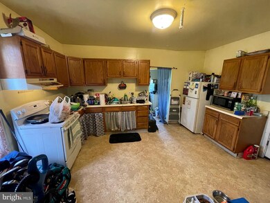 373 Beech St, Pottstown, PA 19464 - photo 3