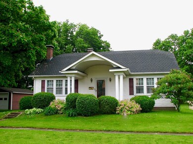 107 E Pinzon St, Tuscola, IL 61953 - photo 2