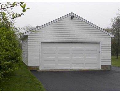 70 Bramans Ln, Portsmouth, RI 02871 - photo 2