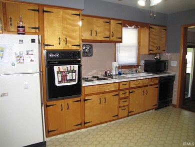 118 Olive Dr, Princeton, IN 47670 - photo 2