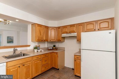 6910 Scotch Dr, Laurel, MD 20707 - photo 5