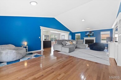 3903 Triple Crown Dr, Florissant, MO 63034 - photo 5