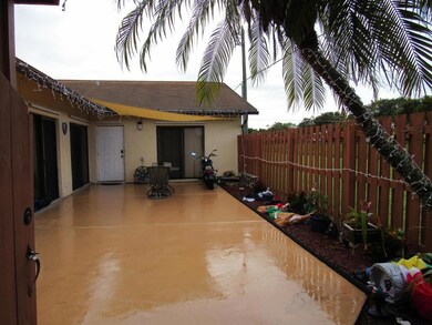 1111 Summit Place Cir unit C, West Palm Beach, FL 33415 - photo 2