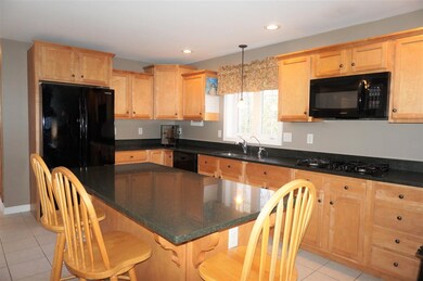 12 Sargent Dr, Hooksett, NH 03106 - photo 4