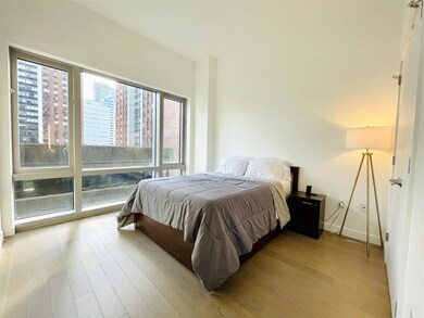 75 Park Ln S unit 423, Jersey City, NJ 07310 - photo 6