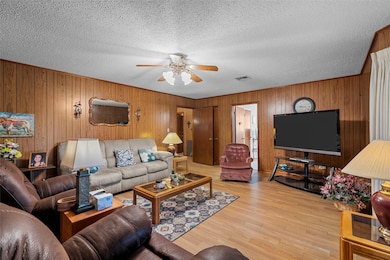 922 S Avenue M, Clifton, TX 76634 - photo 3