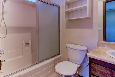 2625WyndhamLane_004