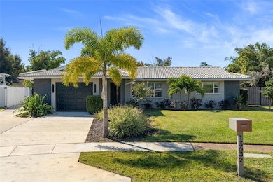 13632 Imperial Groves Dr S, Largo, FL 33774 - photo 2