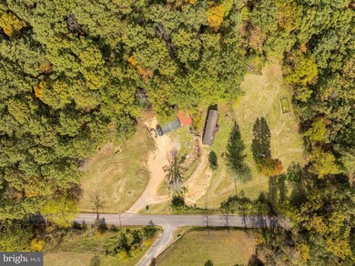 845 Spriggs Rd, Berkeley Springs, WV 25411 - photo 4