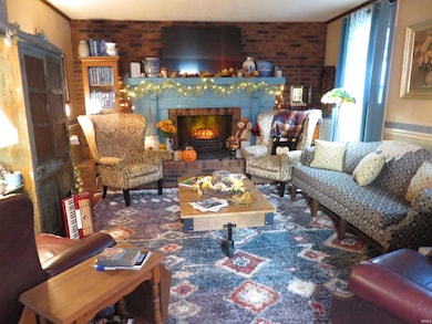 910 E 2nd St, Madison, IN 47250 - photo 2