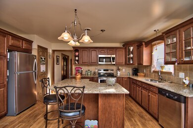 2429 Horseshoe Dr, East Stroudsburg, PA 18301 - photo 3