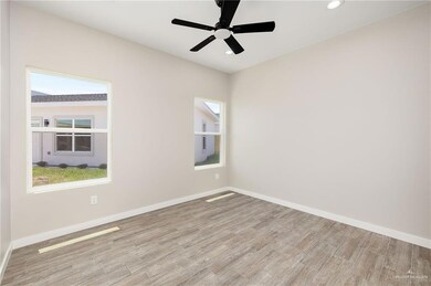 2714 Primrose Dr unit 4, Progreso Lakes, TX 78596 - photo 7