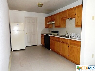 106 Horseshoe Dr unit A-B, Copperas Cove, TX 76522 - photo 4