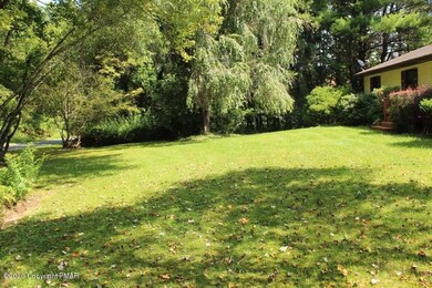 259 Bear Medicine Cir, Effort, PA 18330 - photo 3