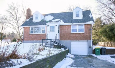 724 Krocks Ct, Allentown, PA 18106 - photo 2