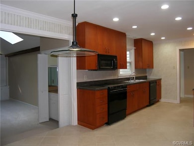 Renovated Kitchen!Mahogany Cabinets,Ceramic Tile F