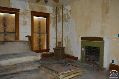 1021 SW Polk St, Topeka, KS 66612 - photo 6