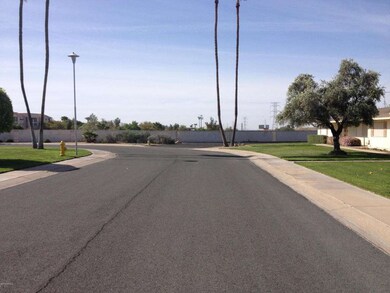 13678 N Garden Court Dr, Sun City, AZ 85351 - photo 2