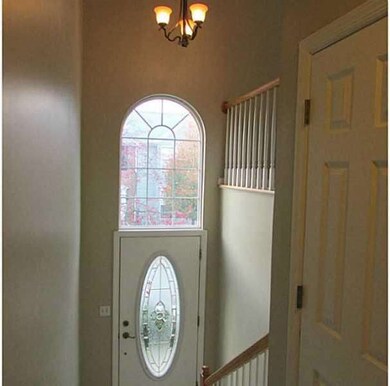 Entry/Foyer.