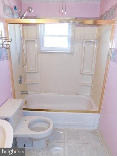 9748 Conmar Rd, Middle River, MD 21220 - photo 4