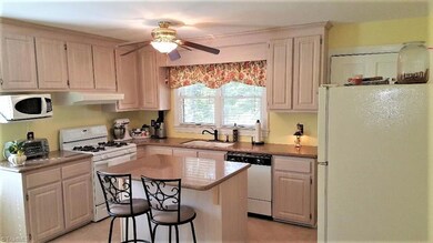 Spacious kitchen Island