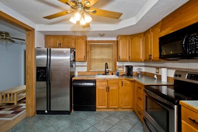 25 E Canton Cir, Springfield, MA 01104 - photo 4