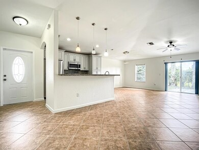 6004 Azalea Cir, West Palm Beach, FL 33415 - photo 4