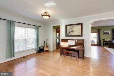 21482 Arbor Glen Ct, Broadlands, VA 20148 - photo 4