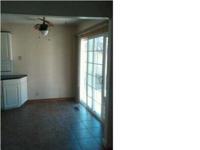 Kitchen dinning combo with new tile floors