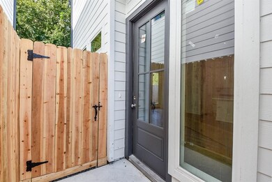 4611 Lavatera St, Houston, TX 77018 - photo 3