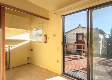 747 N 78th St, Seattle, WA 98103 - photo 7