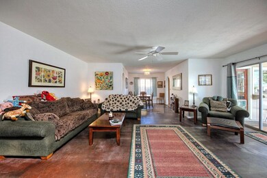 10609S42ndst004