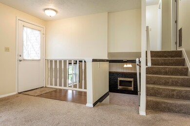 8206 Sealston Dr, Louisville, KY 40228 - photo 4