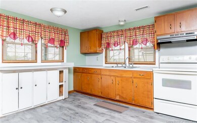 386 S High St, Austin, IN 47102 - photo 5