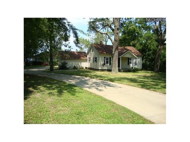 5045 E Lake Rd, Sheffield Lake, OH 44054 - photo 2