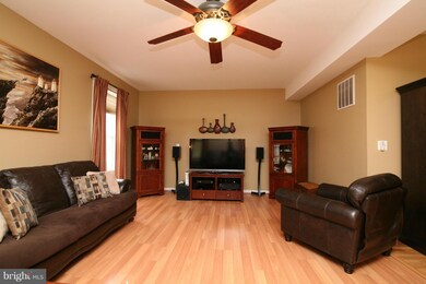 7540 Hummingbird Ct, Sykesville, MD 21784 - photo 5