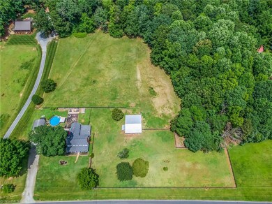 2842 Spencer Rd, High Point, NC 27263 - photo 4